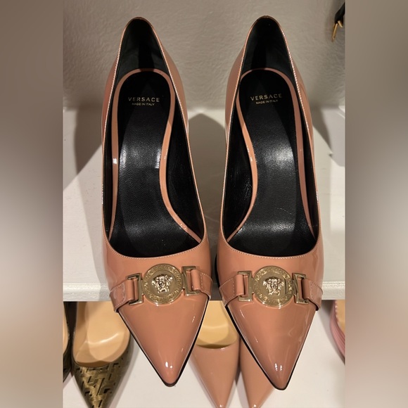 Versace Nude Pumps